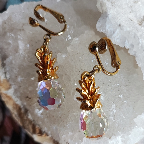 Pineapple Aurora Borealis Faceted Glass Crystal Gold Tone Vintage Clip Earrings - Picture 5 of 8